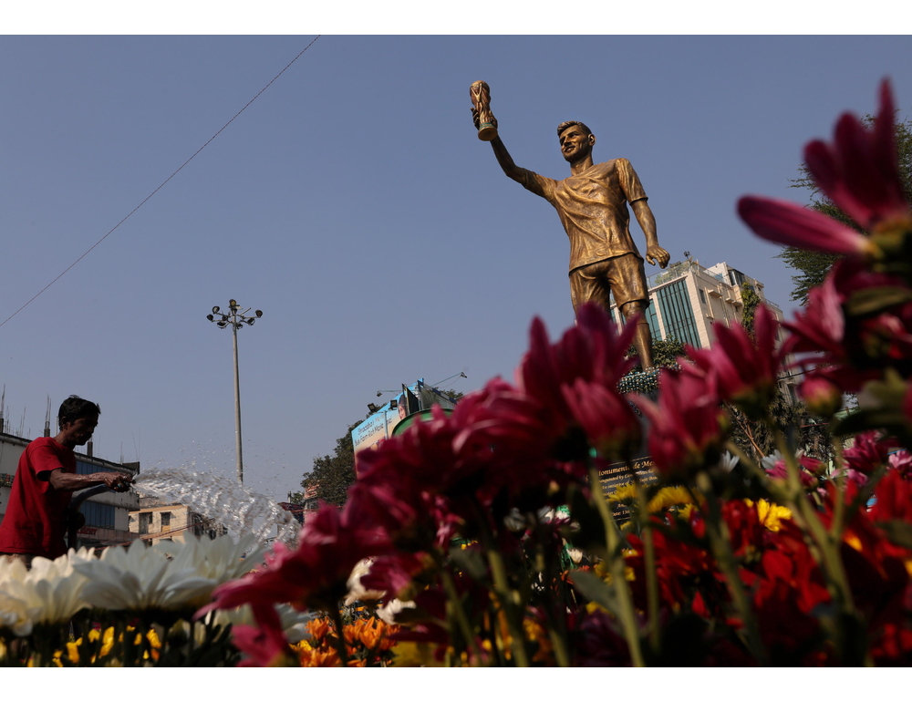 Rimossa per sicurezza la statua di Messi in India, ‘oscillava al vento’