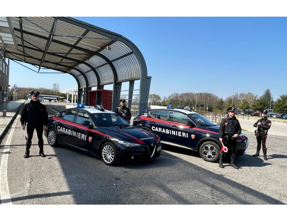 Ruba bancomat a paziente e preleva 8mila euro, denunciata Oss