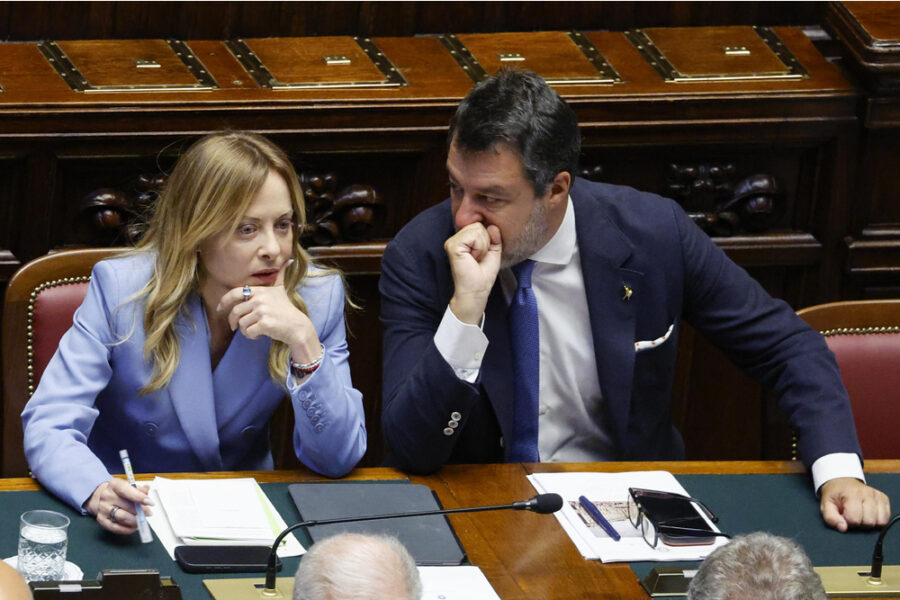 E il leader della Lega posta foto con la Meloni