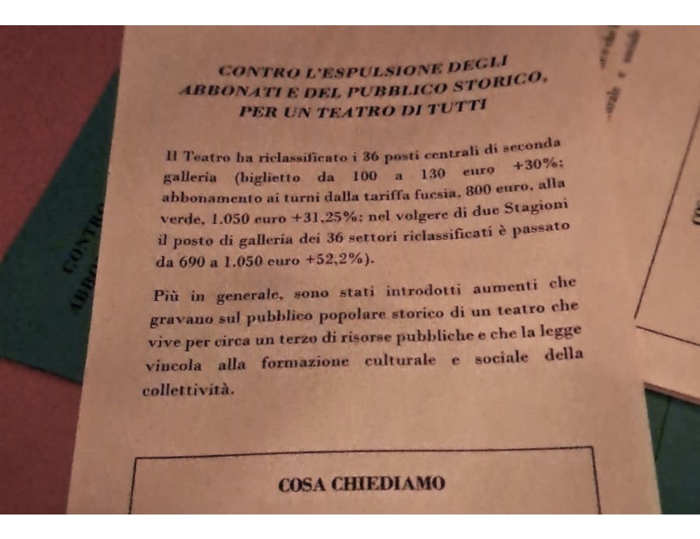 Scala, contestazione contro aumento biglietti con volantini dal loggione