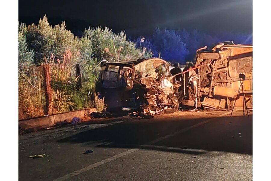 In corso gli accertamenti dei carabinieri per ricostruire la dinamica dell'incidente