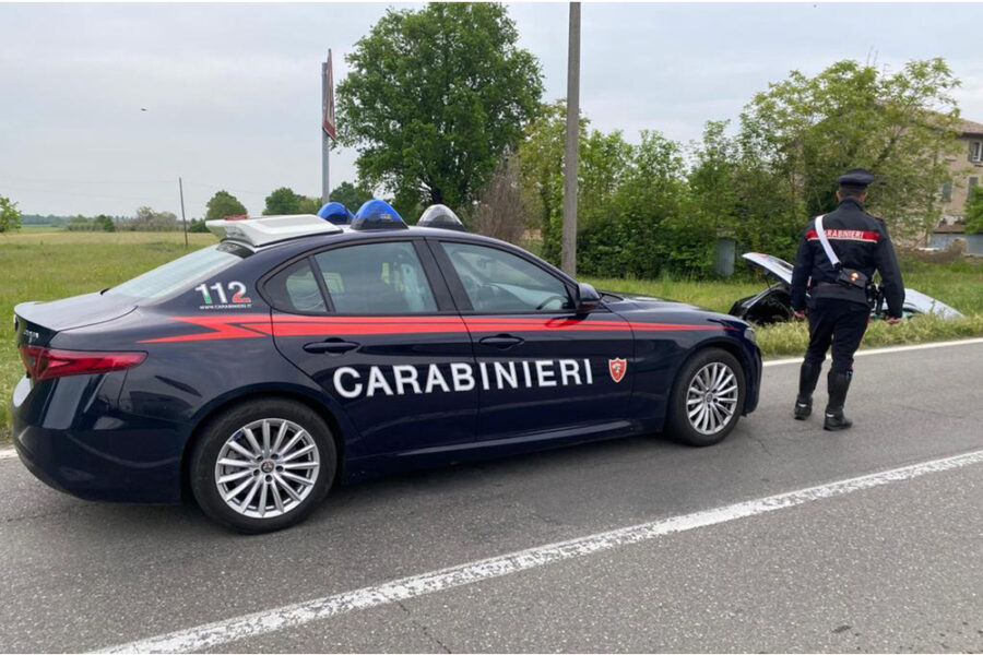 Il giovane accusato si difende: 'Era consenziente'. Indagini in corso