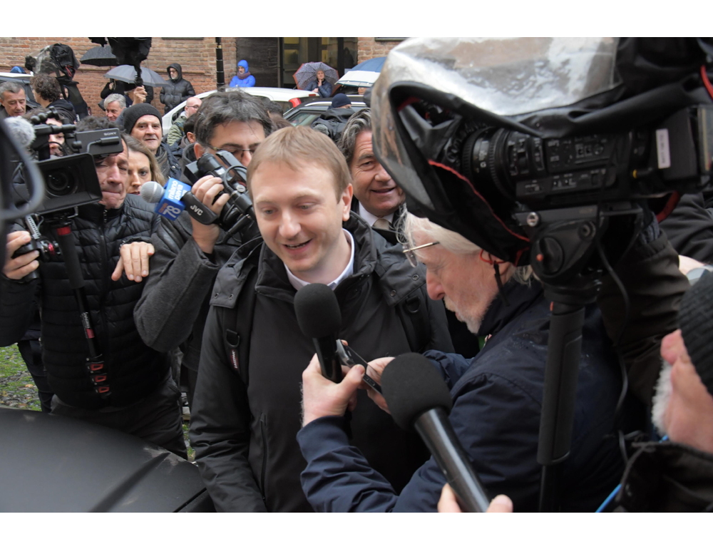 Stasi era presente e ha risposto in modo pacato ai magistrati di Milano