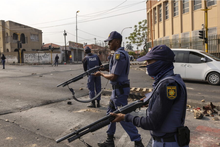 ANSASudafrica-12-persone-uccise-a-colpi-darma-da-fuoco-vicino-a-Johannesburg