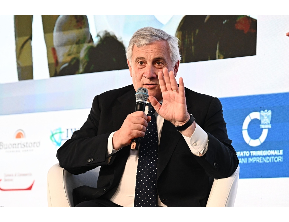 Tajani, ‘il nostro sistema bancario è vivace, non tocca allo Stato regolare’
