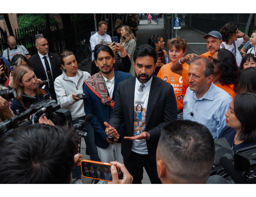Tre candidati appoggiati da Mamdani vincono alle primarie di New York