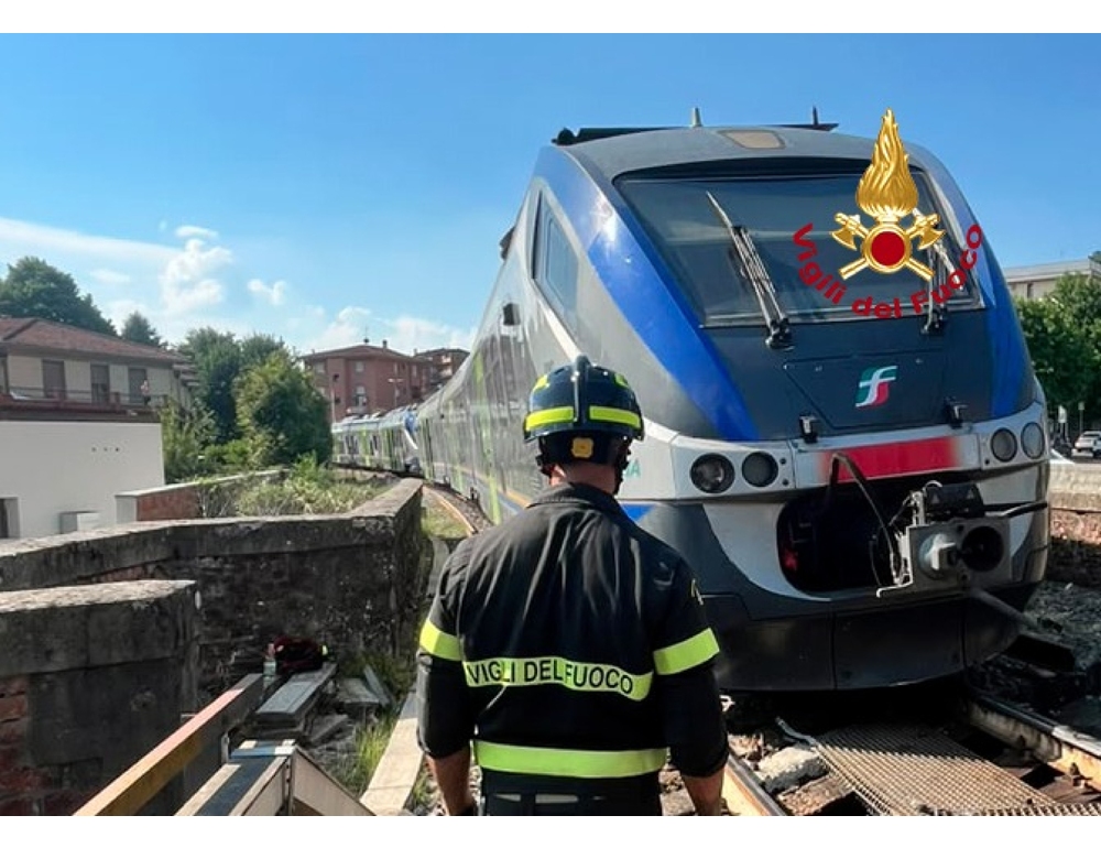 Treno con 50 passeggeri esce dai binari in Mugello, Fs ‘tutti illesi’