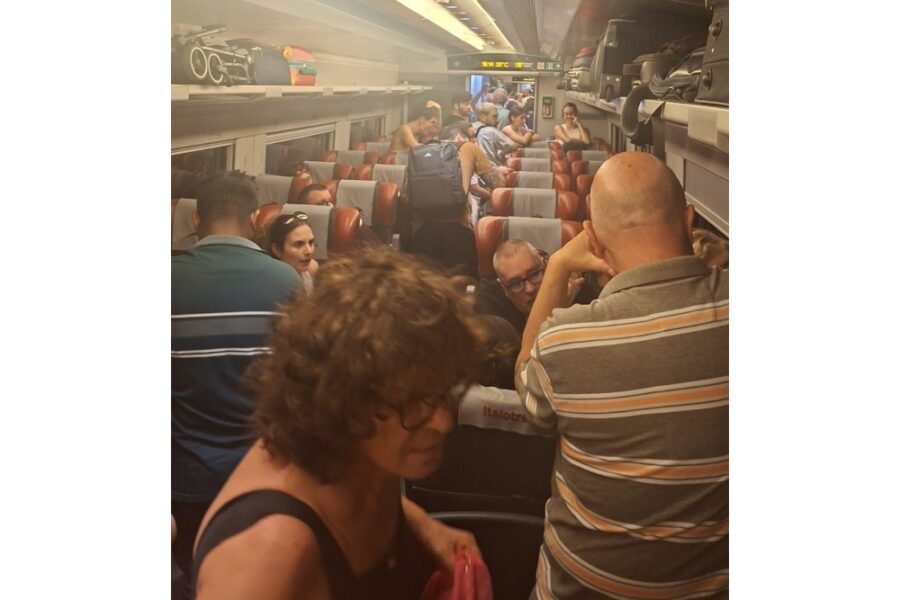 Viaggiatrice 'Convoglio pieno