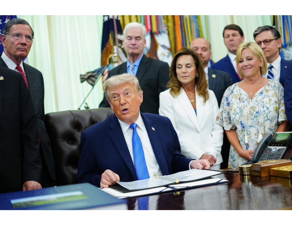 Trump, ‘fatto transitare 100 milioni di barili dallo Stretto di Hormuz’