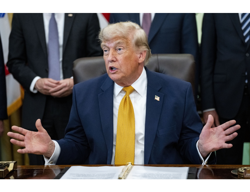 Trump in calo ancora nel sondaggi, solo il 30% degli americani lo approva
