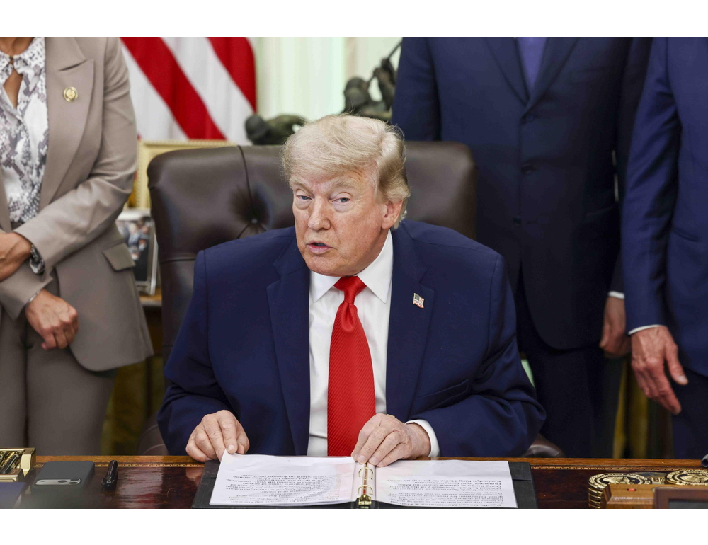 Trump, ‘oggi firma elettronica con Iran, fra una settimana in Europa’