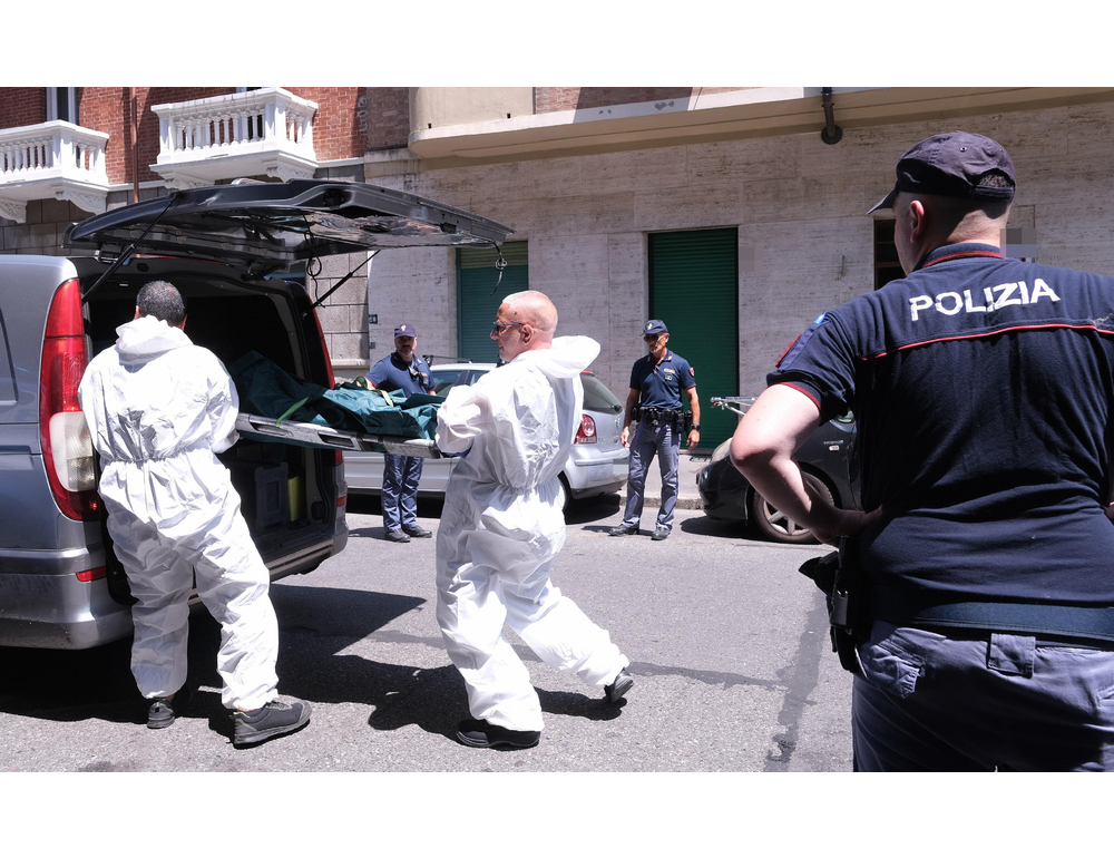 Uccide la figlia 13enne e si suicida, i parenti ‘aveva chiesto aiuto’
