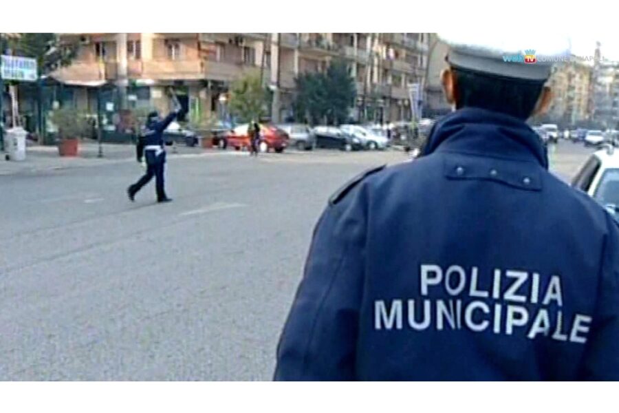 Il conducente del mezzo è stato arrestato