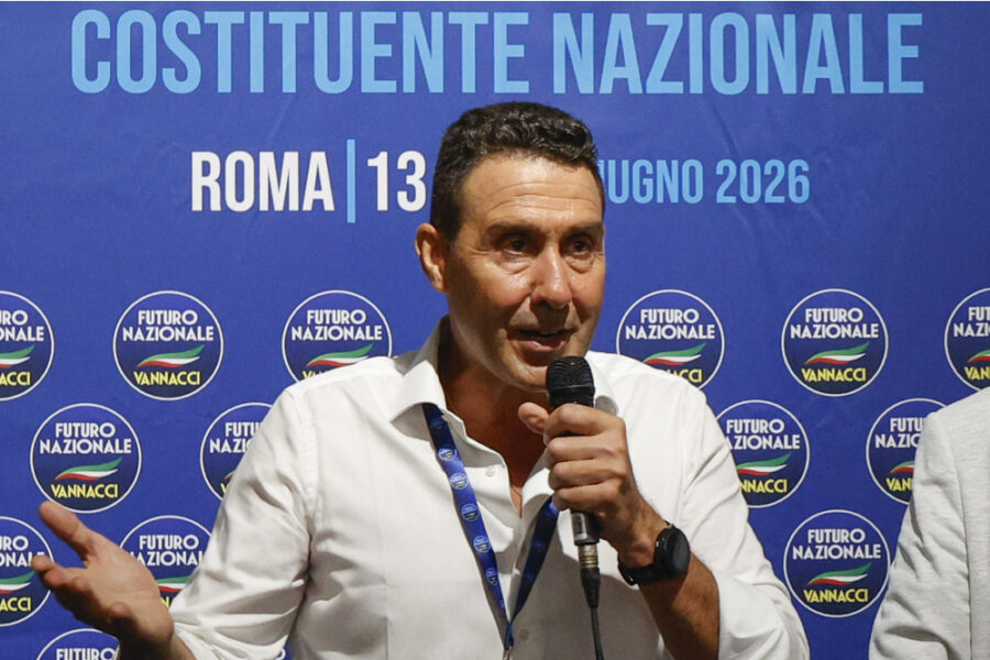 Devono tutti essere soggetti alle stesse regole