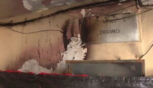 Incendio della notte in vicolo Duomo a Como, indagini sulla causa