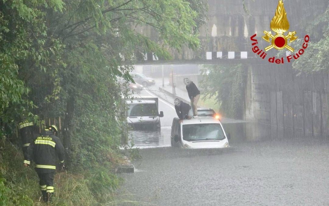 Maltempo in Lombardia, 127 interventi dei vigili del fuoco