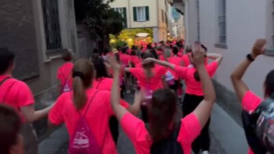 A Como la 16ª edizione di StraWoman: 4.500 partecipanti hanno invaso la città