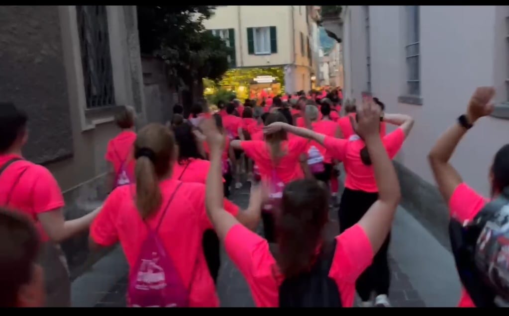 A Como la 16ª edizione di StraWoman: 4.500 partecipanti hanno invaso la città