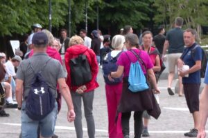 Ondata di turisti a Como. I residenti: “Siamo stanchi, servono più controlli”