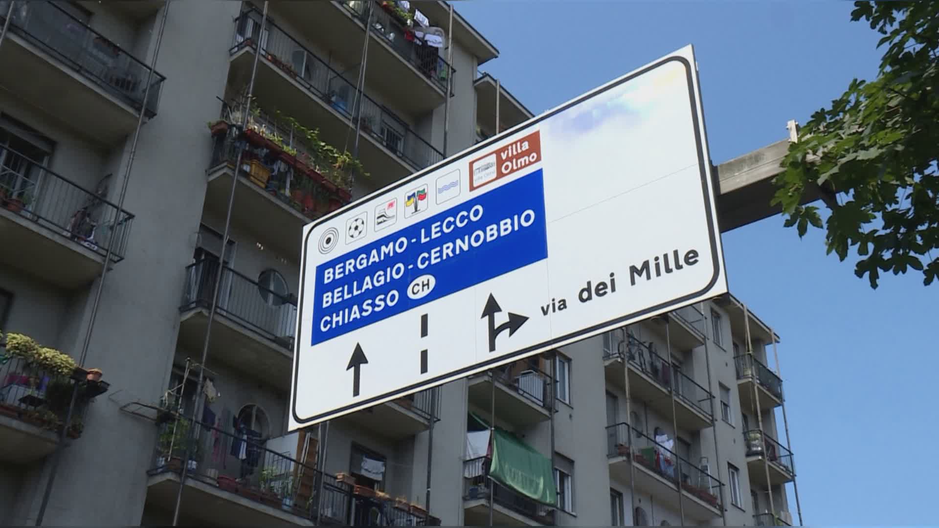 Como, camion dei rifiuti fermo in piazza San Rocco, caos in via Napoleona