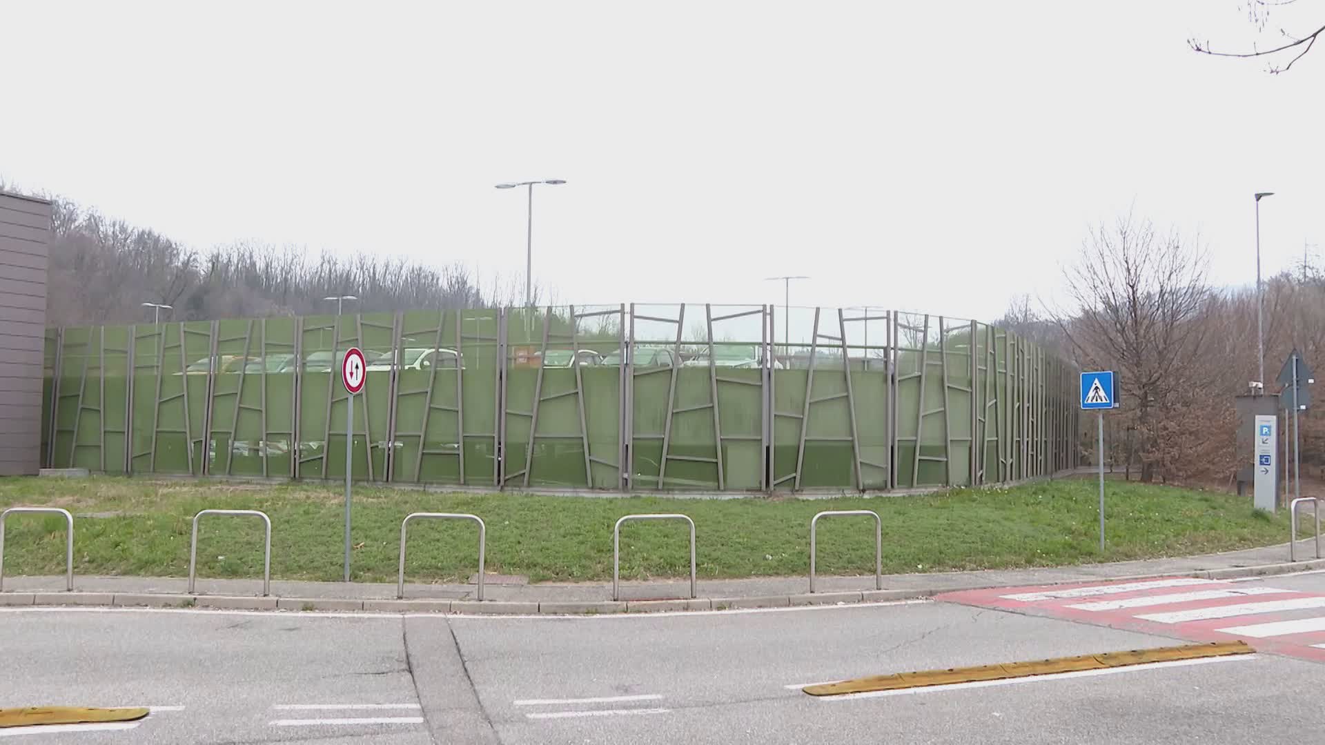 “Più parcheggi per l’ospedale Sant’Anna”. La Uil ha consegnato una petizione con 850 firme