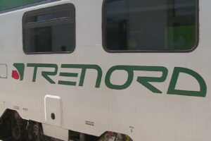 Ritardi, cancellazioni e variazioni di percorso, ennesima mattina di disagi per i pendolari