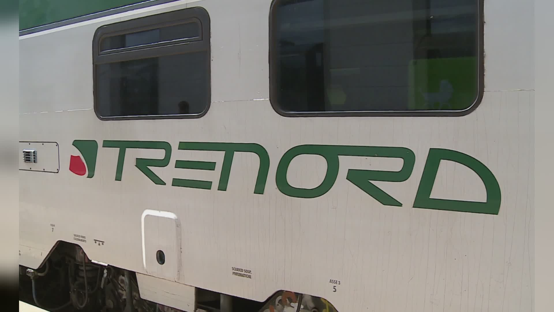 Ritardi, cancellazioni e variazioni di percorso, ennesima mattina di disagi per i pendolari