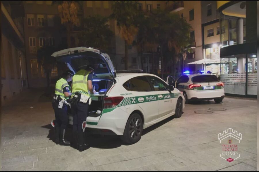 Discoteca nella casa vacanze e velocità folle in Napoleona. Notte di controlli della polizia locale