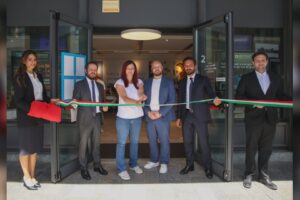 Acinque, riaperto dopo i lavori lo sportello di via Einaudi a Como
