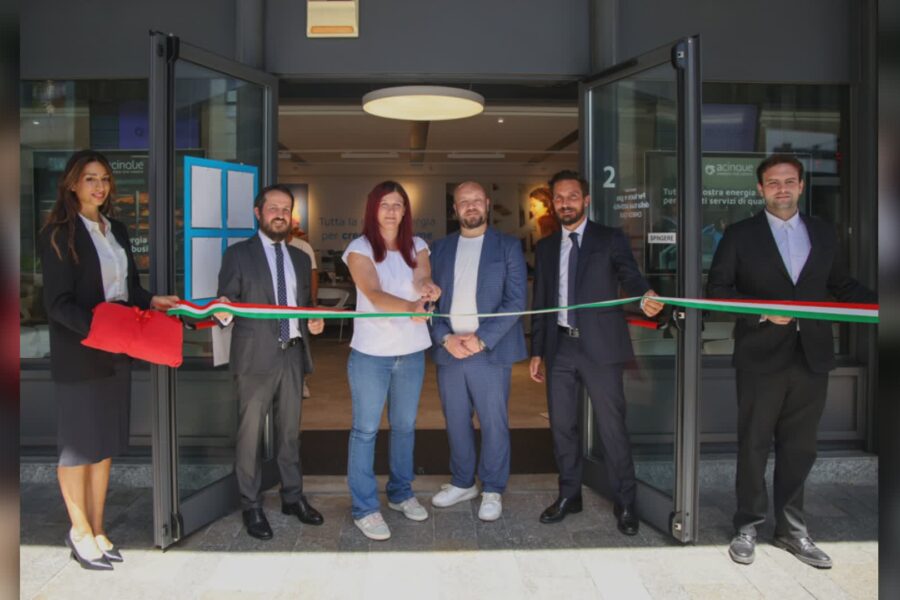 12760 Acinque riaperto dopo i lavori lo sportello di via Einaudi a Como 1783430605