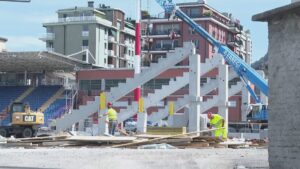 Nuova curva dello stadio, crescita a vista d’occhio