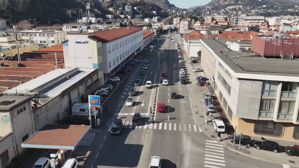 Como, controlli della Polizia locale su Ncc e mezzi pesanti