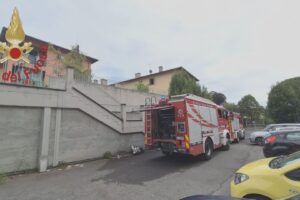 Erba, incendio nel condominio. Soccorse 11 persone, 7 sono state portate in ospedale