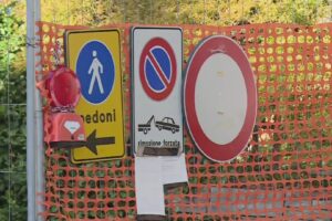 Edilizia, le reazioni dopo l’attacco al Comune. Gaddi a Rapinese: “Colpa politica e gestionale”