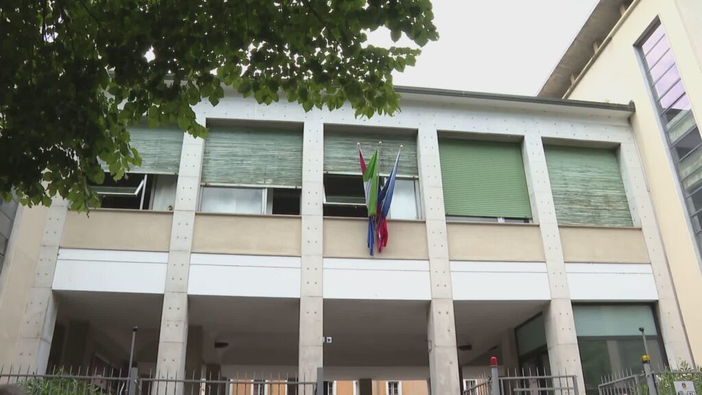 Edilizia, le reazioni dopo l'attacco al Comune. Gaddi a Rapinese: 