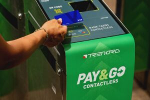 Treni, il biglietto diventa contactless. Parte Pay&Go sulla linea Milano Cadorna-Como Lago