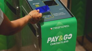 Treni, il biglietto diventa contactless. Parte Pay&Go sulla linea Milano Cadorna-Como Lago