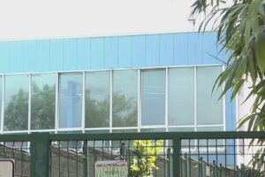 La piscina di Casate dopo l’aumento delle tariffe, il Pd di Como: “Un deserto a 13 euro”