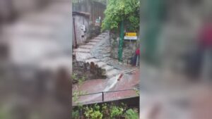Maltempo, strade come fiumi a Como. Sirene a Blevio, ma nessun danno