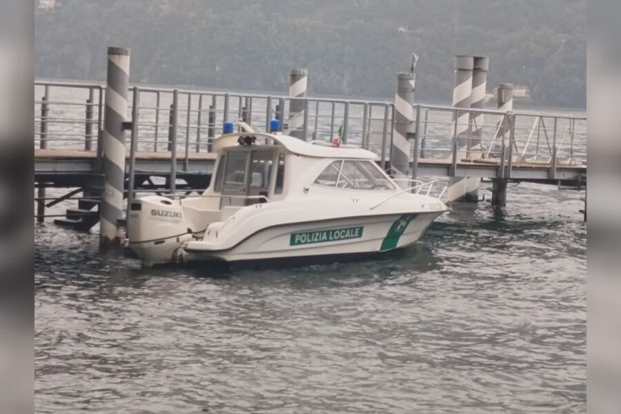 13307 Bloccate con la barca allIsola Comacina turiste spagnole soccorse dalla polizia provinciale 1784213542