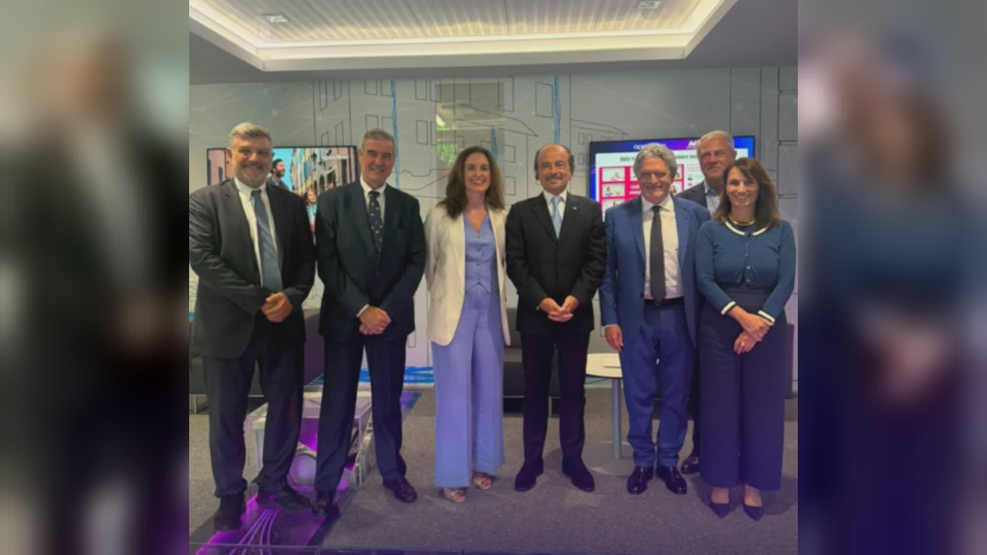 Il sottosegretario Butti visita Open Fiber: “Siamo tra i Paesi più avanzati d’Europa sul fronte della connettività”