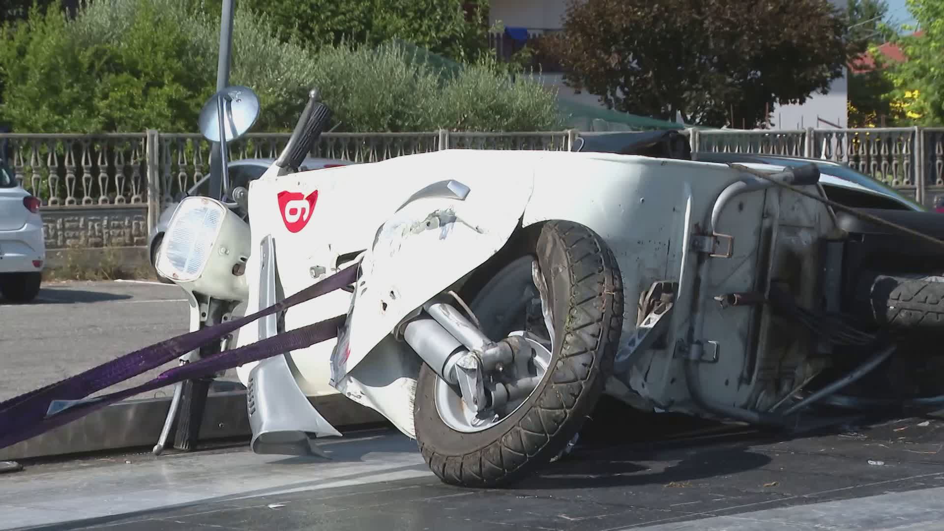 In moto contro un palo a Fino Mornasco, gravissimo 15enne