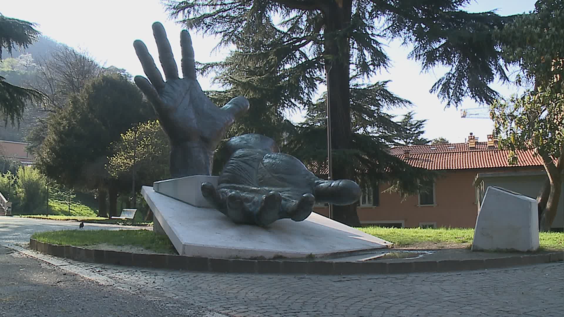 Como, viale Tokamachi: guasto all’illuminazione. Dopo il nubifragio, arrivano i lampioni provvisori