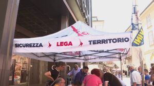 Elezioni Como 2027, Lega in piazza per le primarie. “Nome dopo l’estate, Vannacci? Non ci preoccupa”