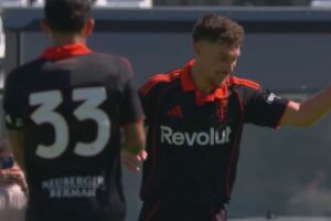 Como-Paris Fc finisce 2-2, reti di Gabrielloni e Douvikas. Brillano i giovani e i nuovi acquisti