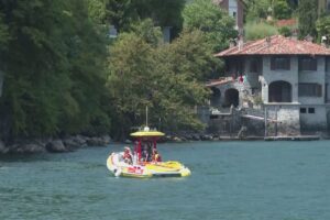 Menaggio, turista olandese si tuffa nel lago per salvare il figlio e non riemerge
