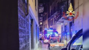 Bellagio, fiamme nella camera di un b&b. Intervento dei vigili del fuoco in via Stanga
