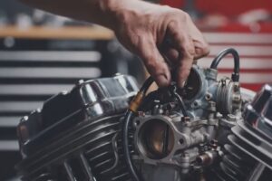 Quanto costa riparare l’auto: ecco le nuove tariffe degli artigiani di Cna