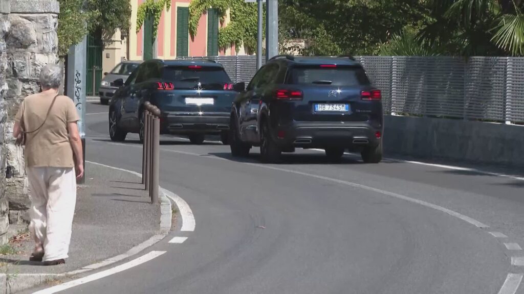 Incidente tra Erba e Ponte Lambro, non ce l'ha fatta il 17enne finito fuori strada con la moto