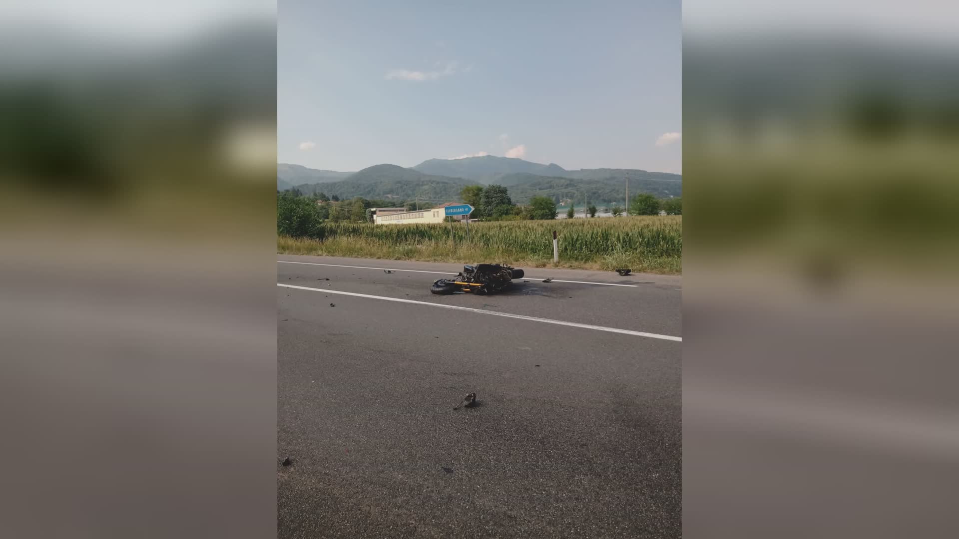 Montorfano, schianto tra auto e moto sulla statale Briantea. I residenti: “Strada pericolosa”